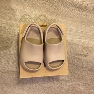 Yeezy slide infant